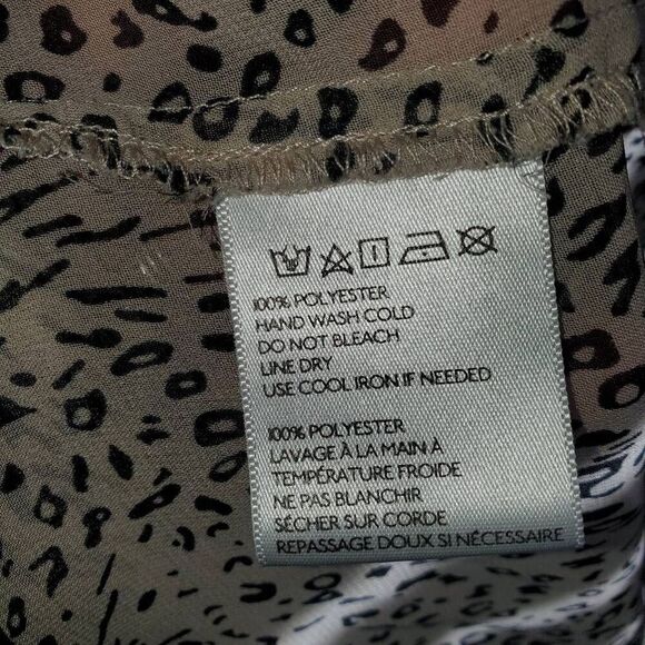 Pins and Needles. Animal Print light weight flowy Blouse -Size Large - Picture 7 of 7